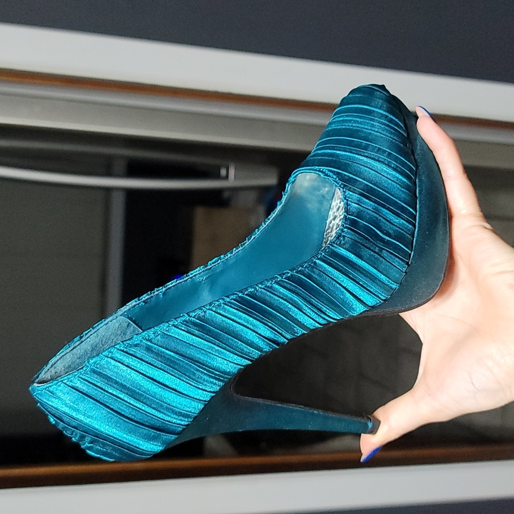 Elegant Teal Stiletto Heels